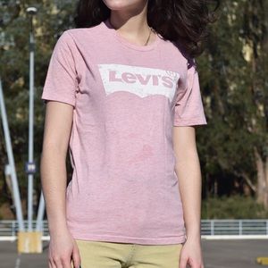 Pink Levi’s T-shirt